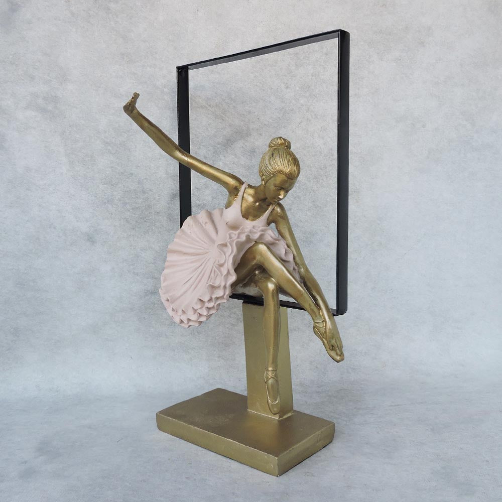 Ballet Dancer in a Square SP22 by satgurus