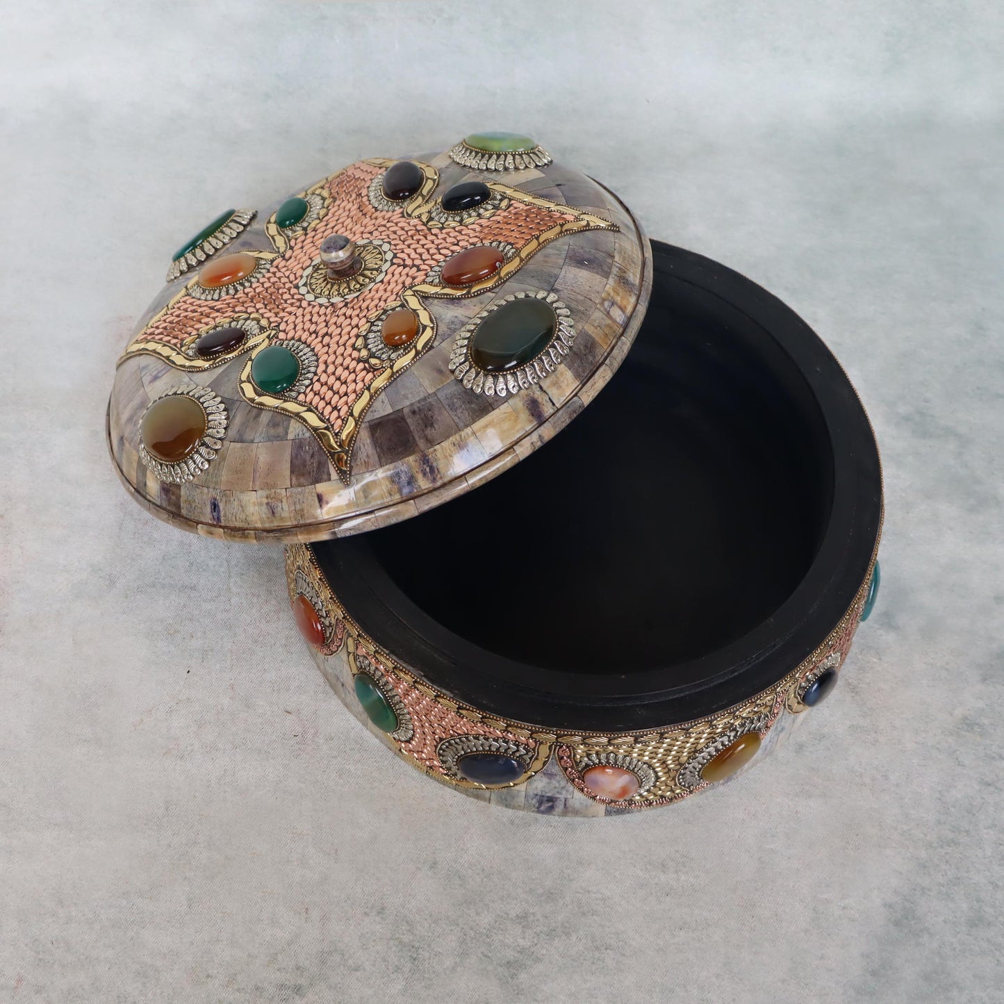 Tortilla Box With Stone Work / Brown by Satgurus