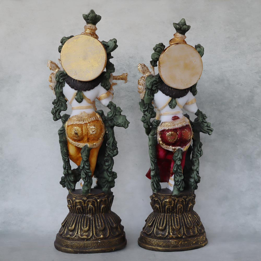 Radha Krishna With Garland by Satgurus