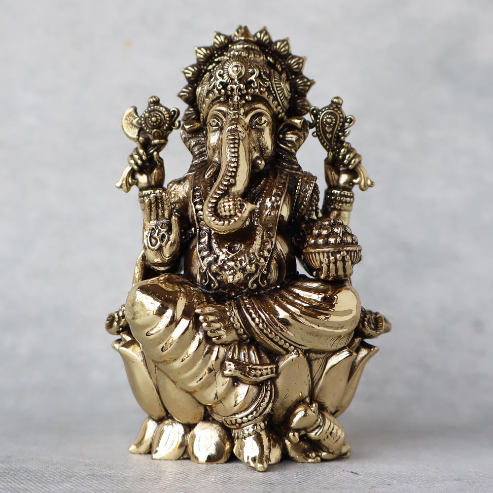 Laddu Ganesha by Satgrurus