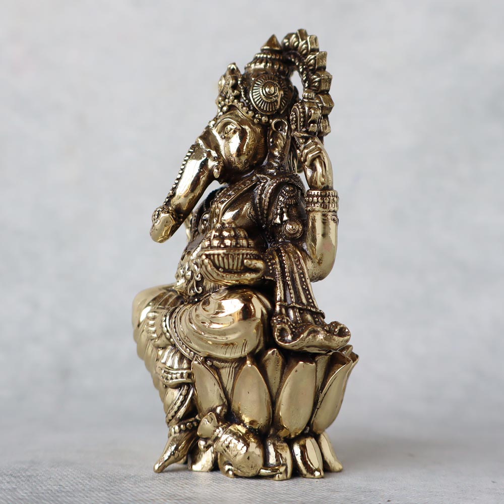 Ashtadhatu Laddu Ganesha by Satgrurus