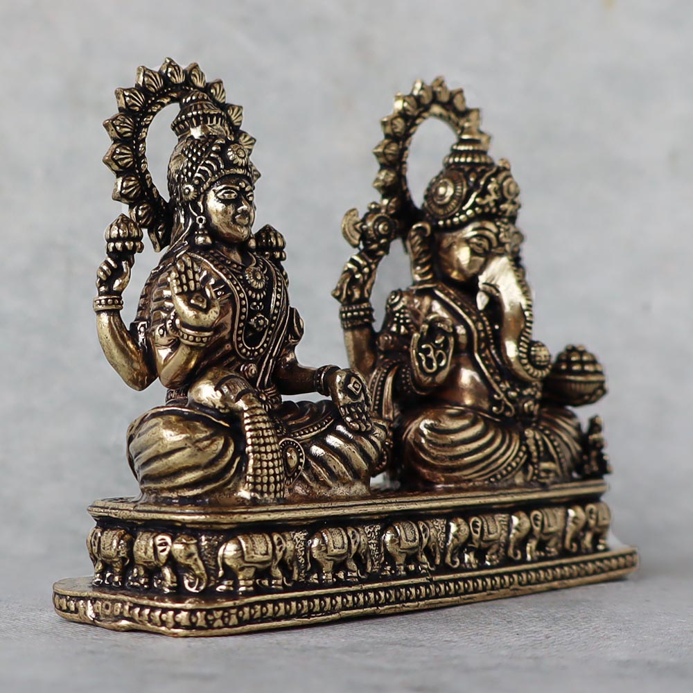 Ashtadhatu Lakshmi Ganesh Idol by Satgurus