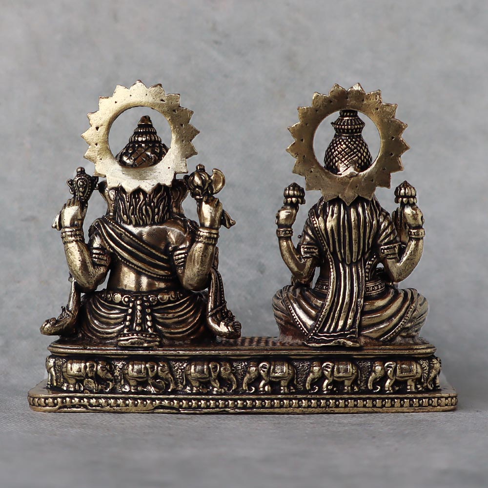Ashtadhatu Lakshmi Ganesh Idol by Satgurus
