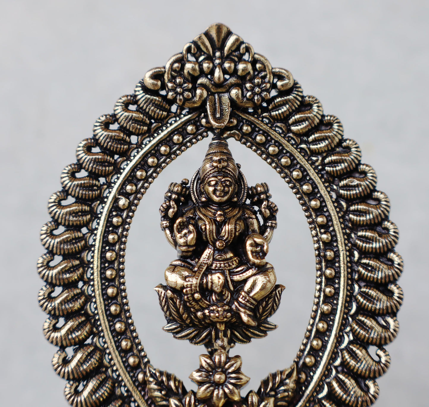 Ashtadhatu Diya With Laxmi Motif by Satgurus