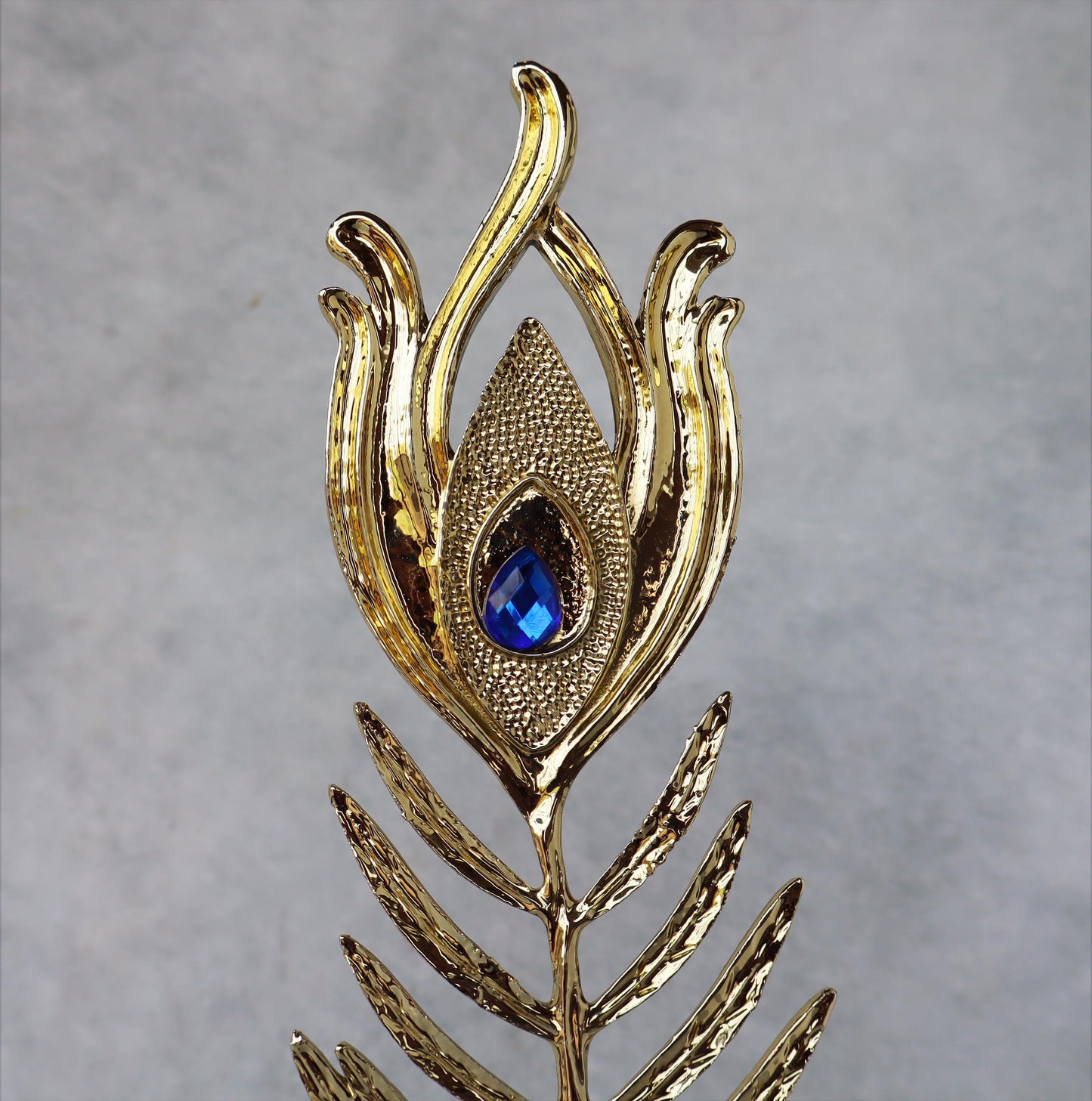 Peacock Feather Table Top by Satgurus