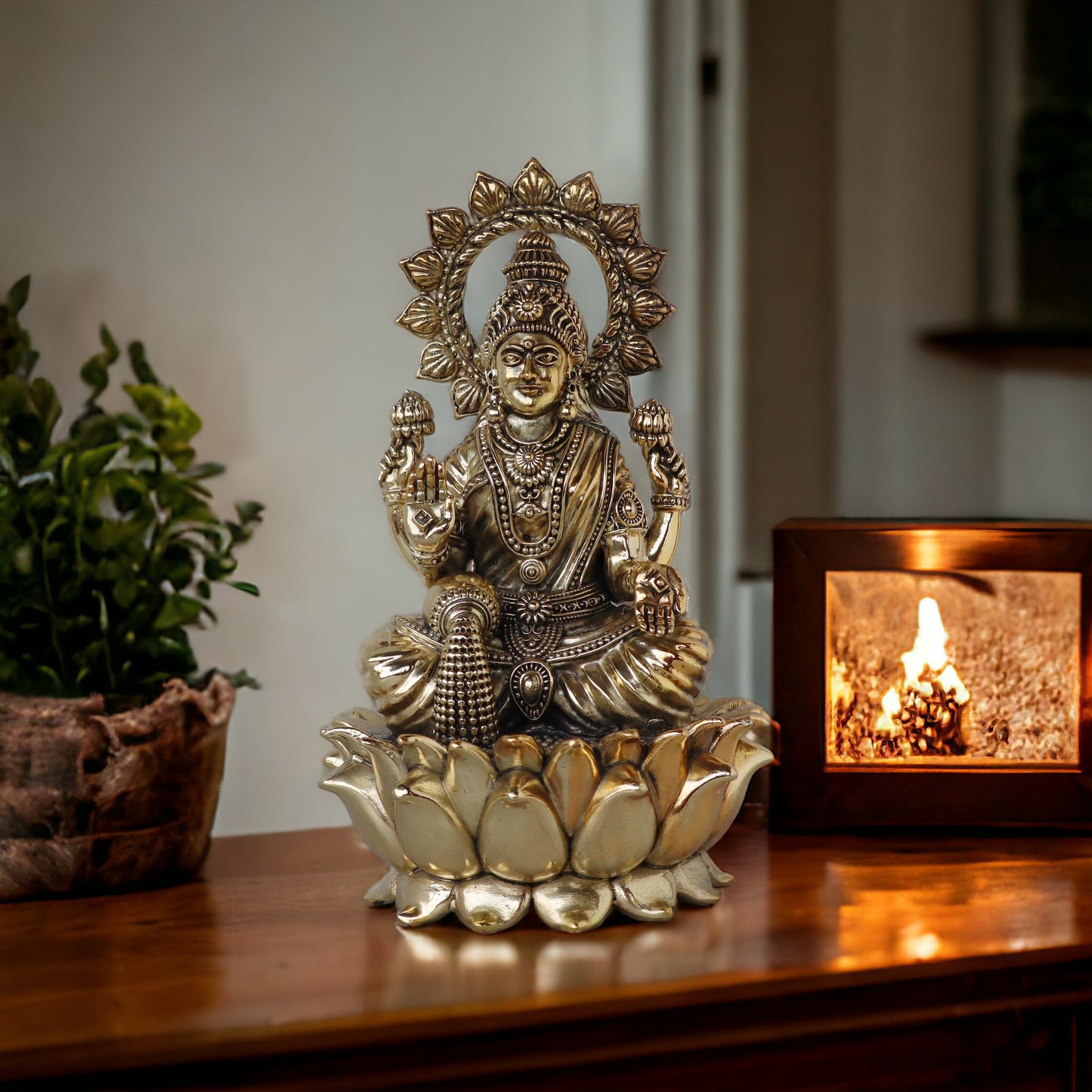 Ashtadhatu Lotus Lakshmi by Satgurus