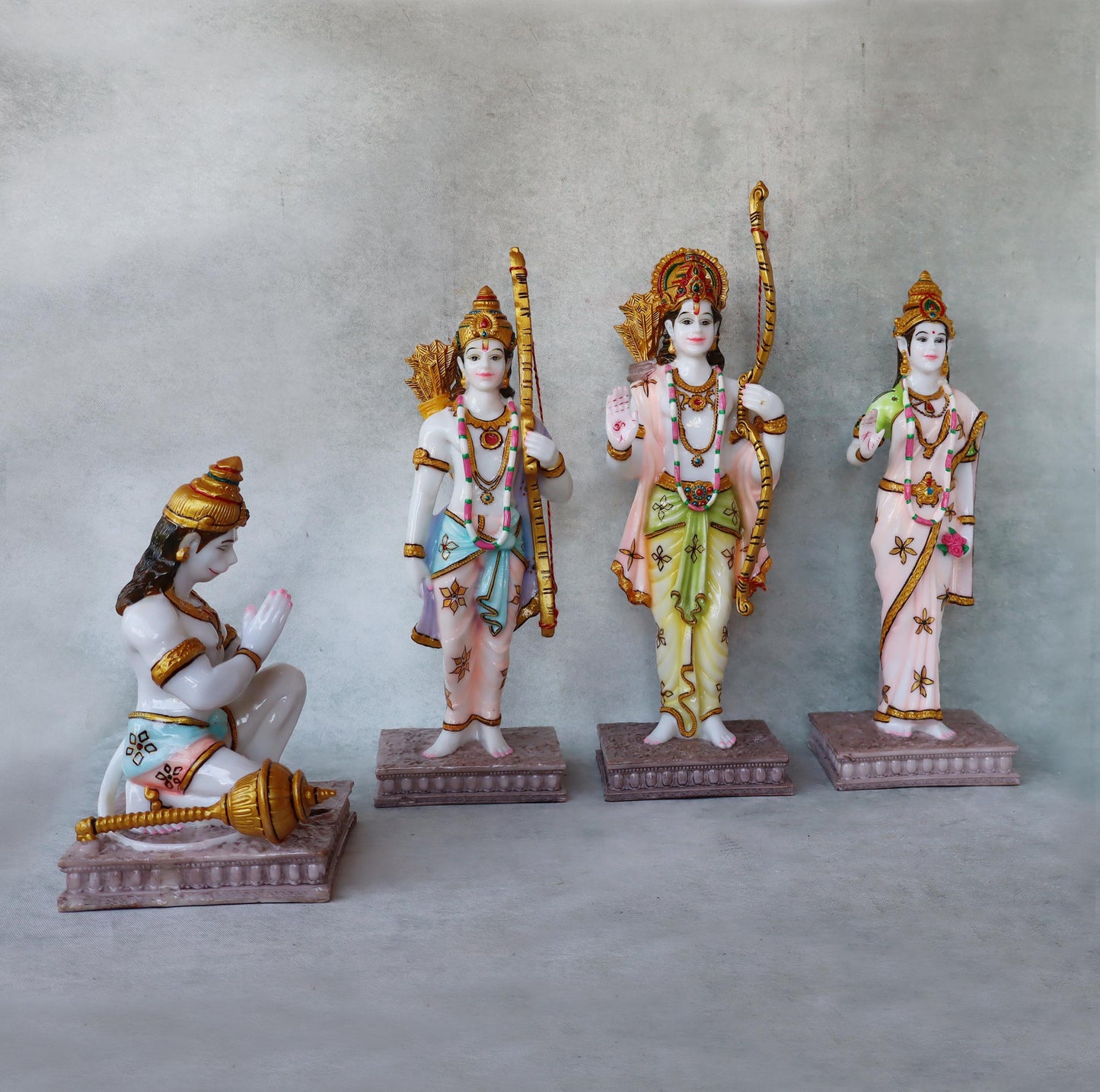 Ram Parivar by Satgurus