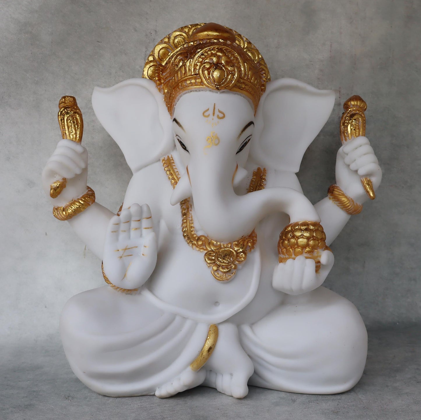 Mukut Ganesha Idol by Satgurus