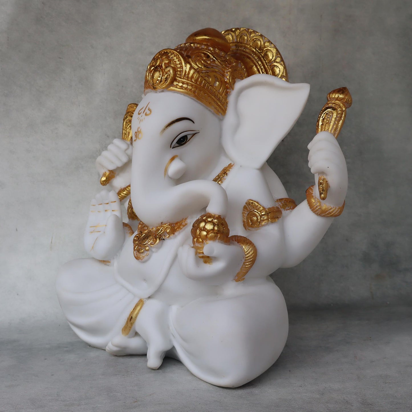 Mukut Ganesha Idol by Satgurus