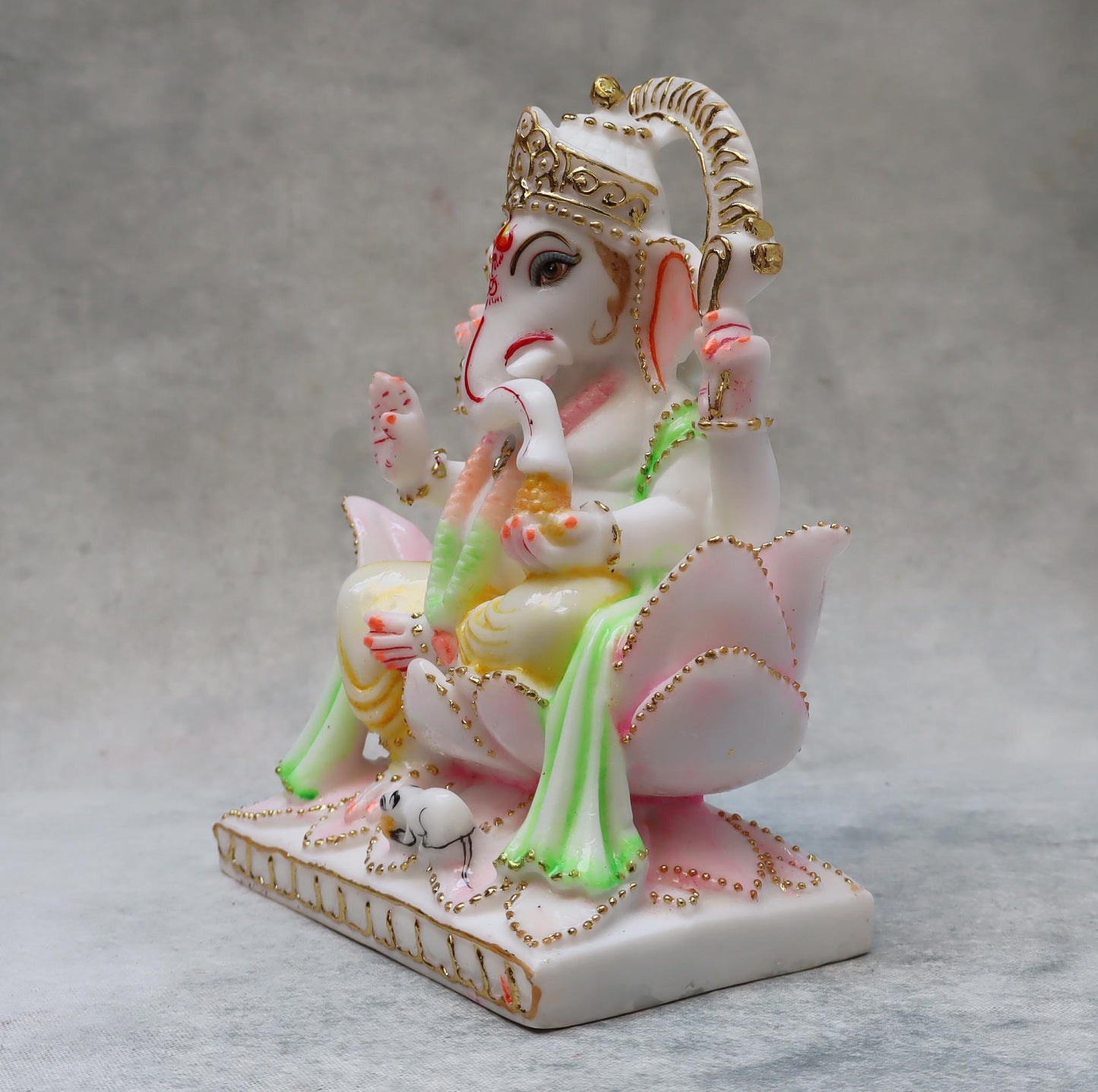 Dharmik Ganesha by Satgurus