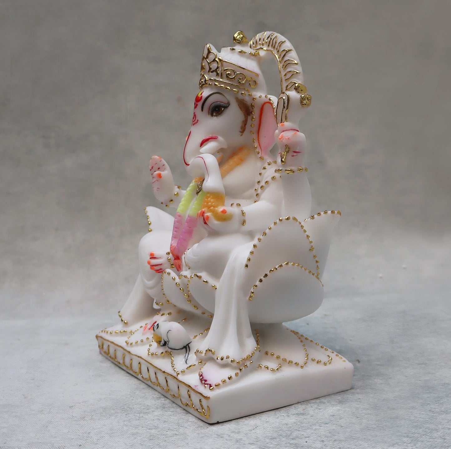 Lord Kamal Ganesha by Satgurus