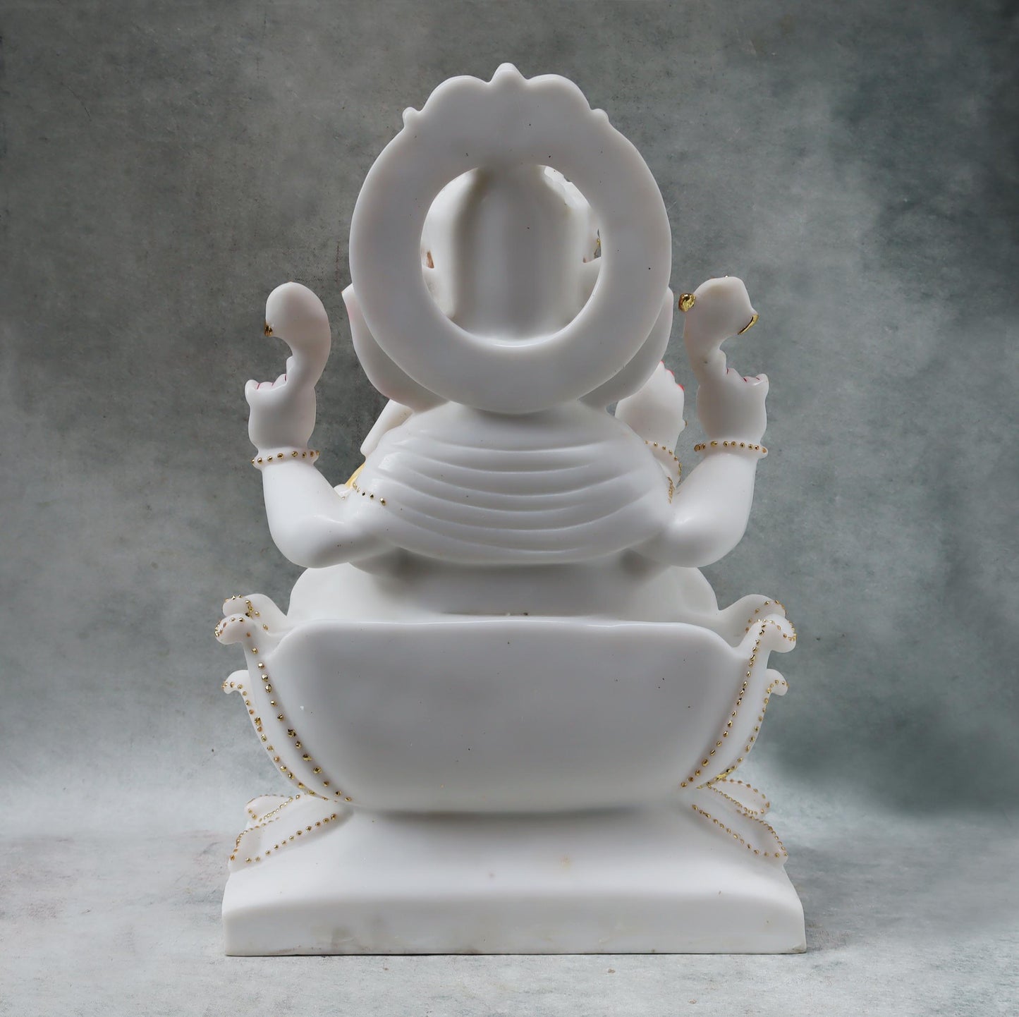 Mukut Ganesha On Base by Satgurus