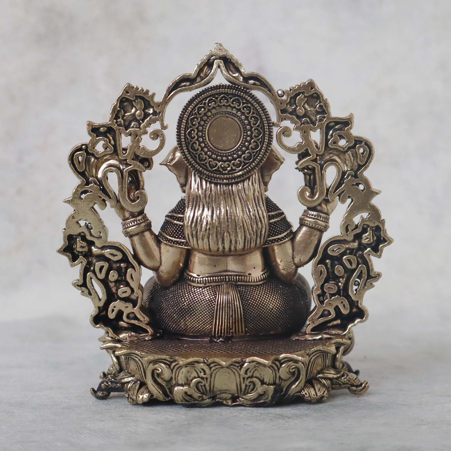 Mini Singhasan Ganesh Idol by Satgurus