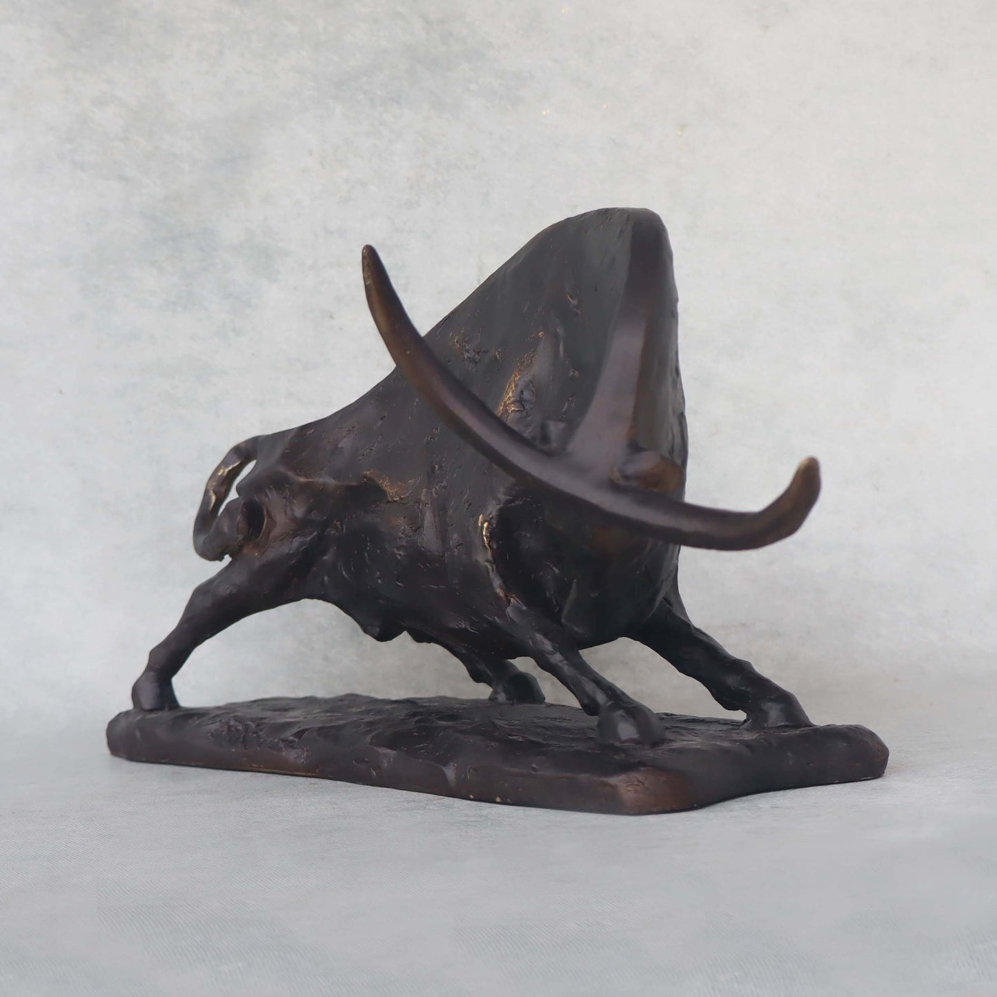 Bull Sculpture by Satgurus