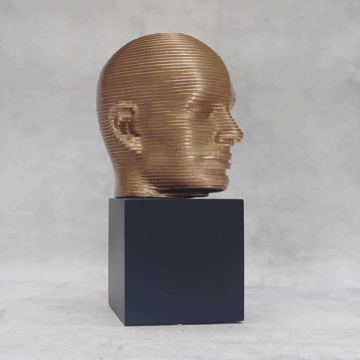 3D Dimensional Man Sculpture / Gold by Satgurus