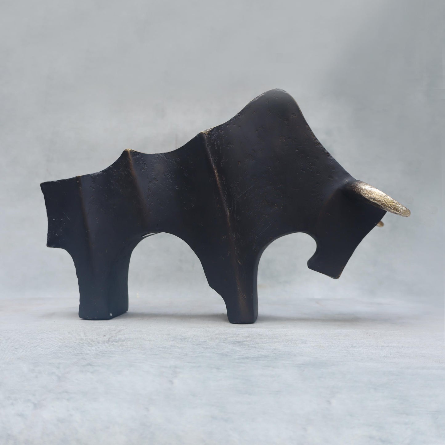 Regal Bull Sculpture by Satgurus