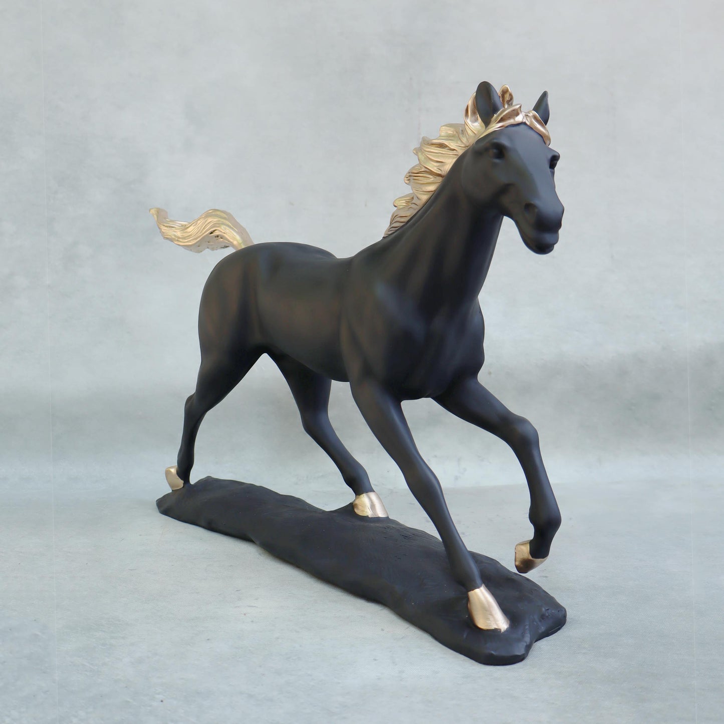 Classy Horse Statue In Black by Satgurs