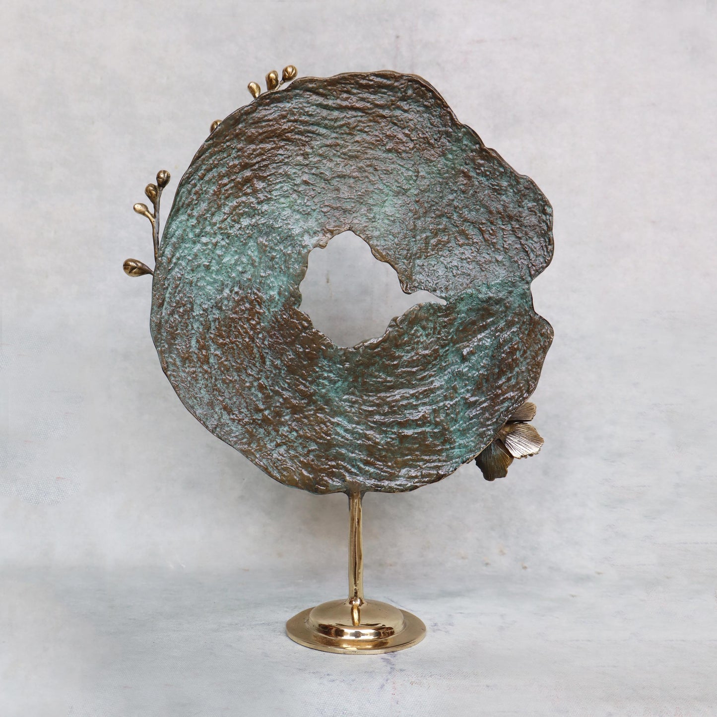 Floral Ring On Stand by Satgurus