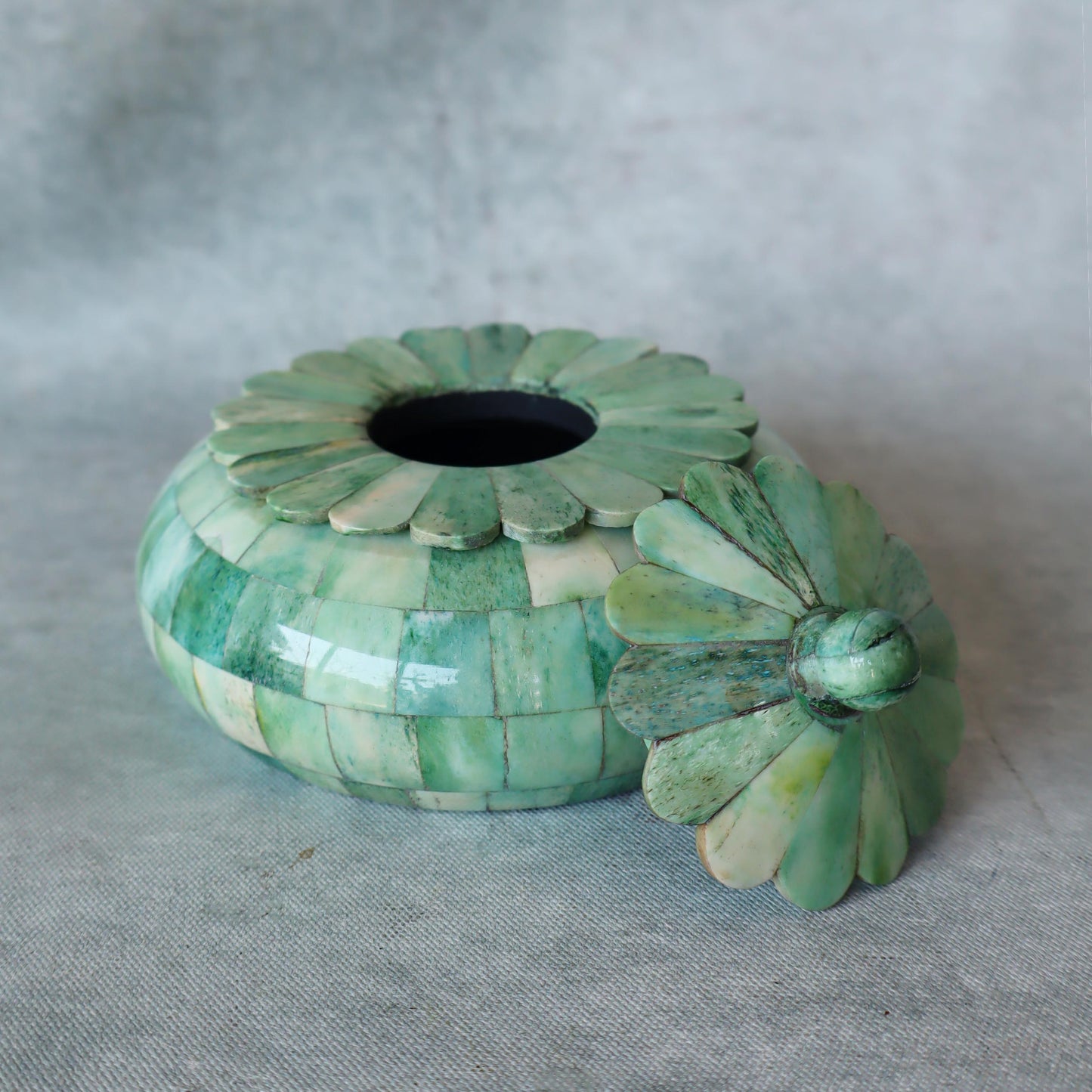 Inlaid Box In Green Finish by Satgurus