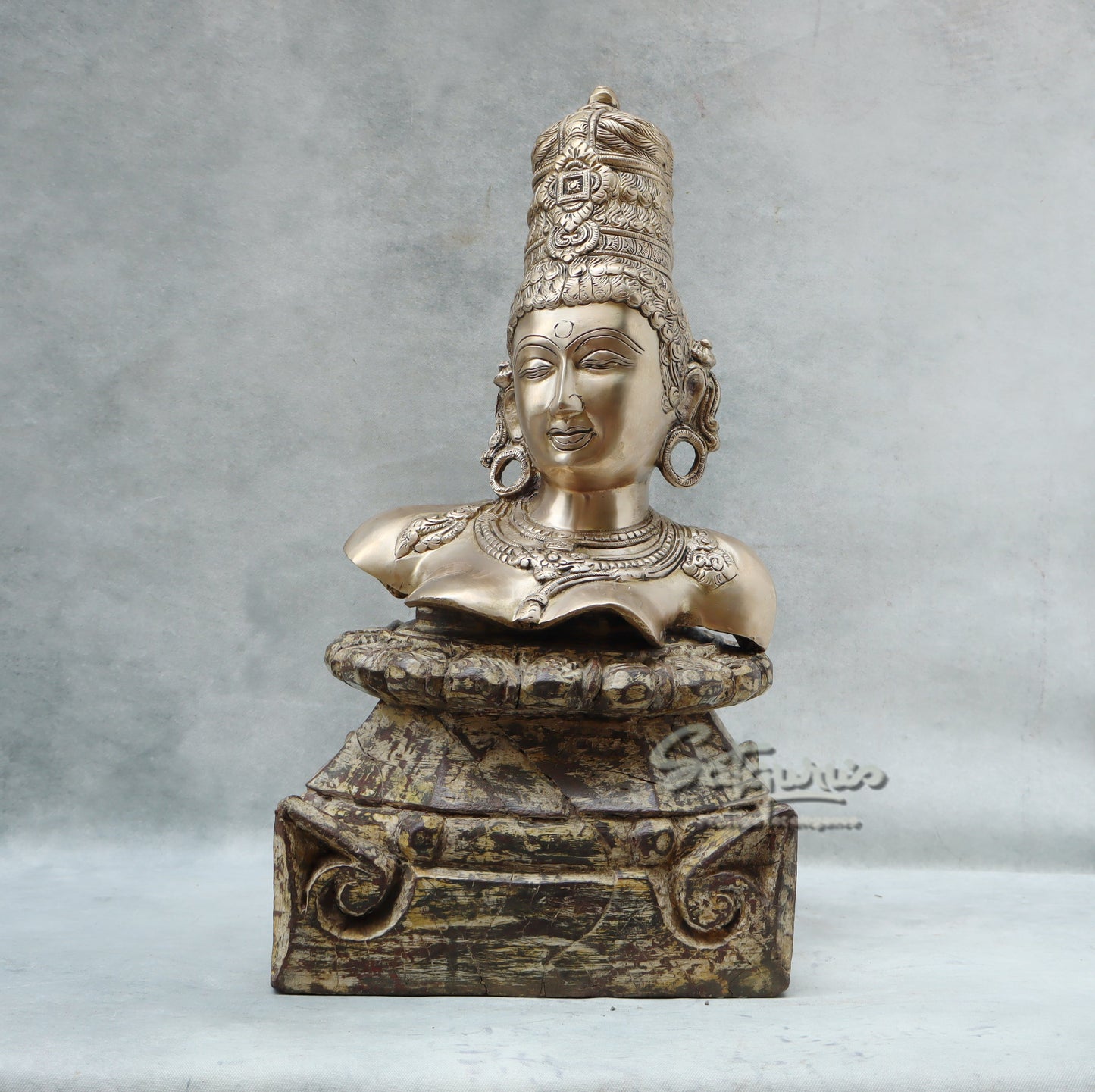 Parvati Bust On Stand by Satgurus