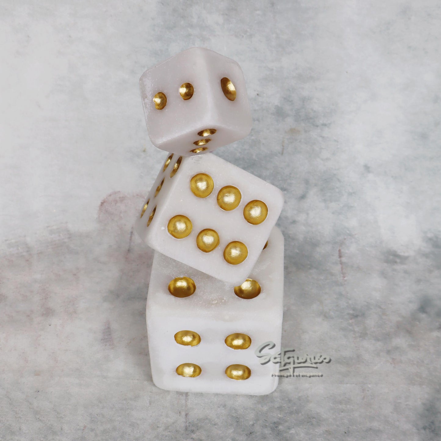 Dice Showpiece Set of 3 by Satgurus
