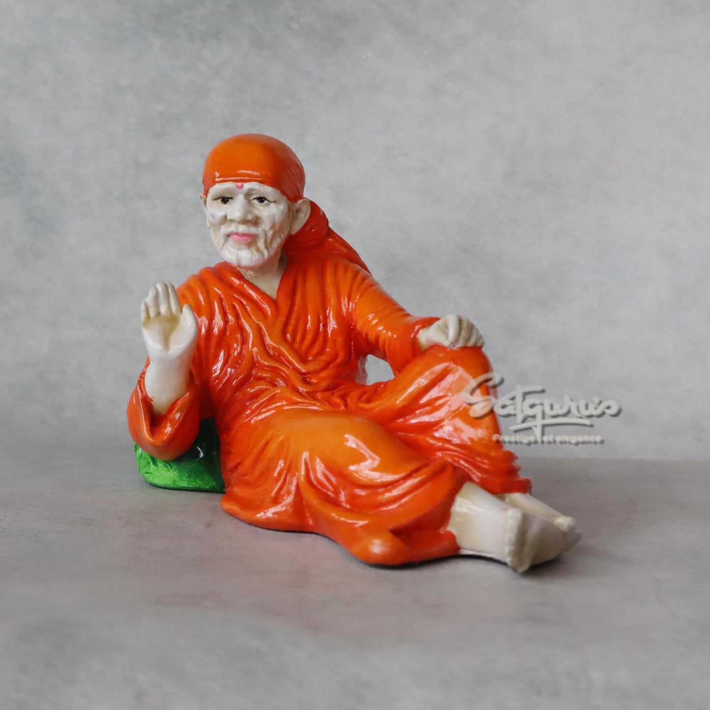 Blessing Sai Baba Idol by Satgurus