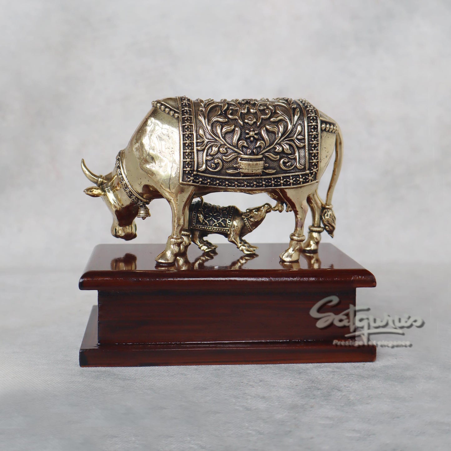 Cow & Calf On Base / Right by Satgurus