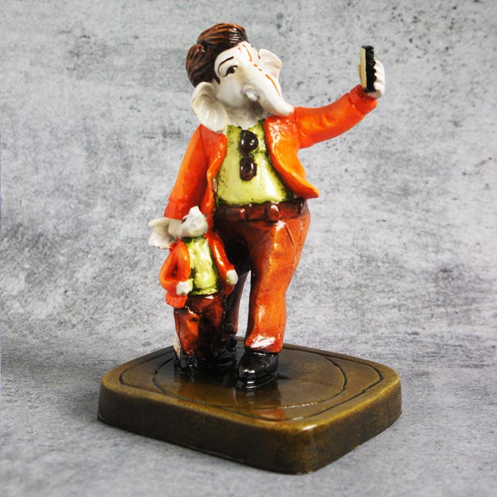 Selfie Ganesha 2022 by Satgurus