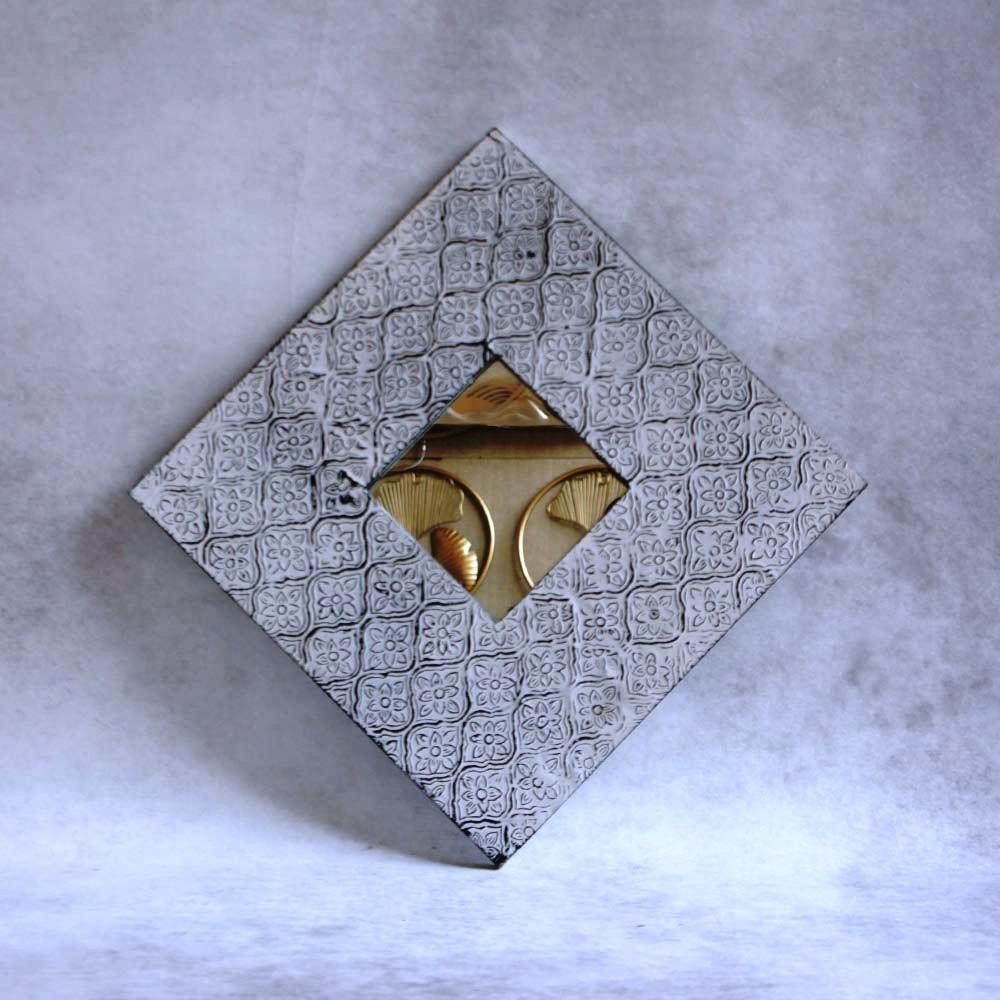 M-Albert Wall Décor With Mirror - By Satgurus