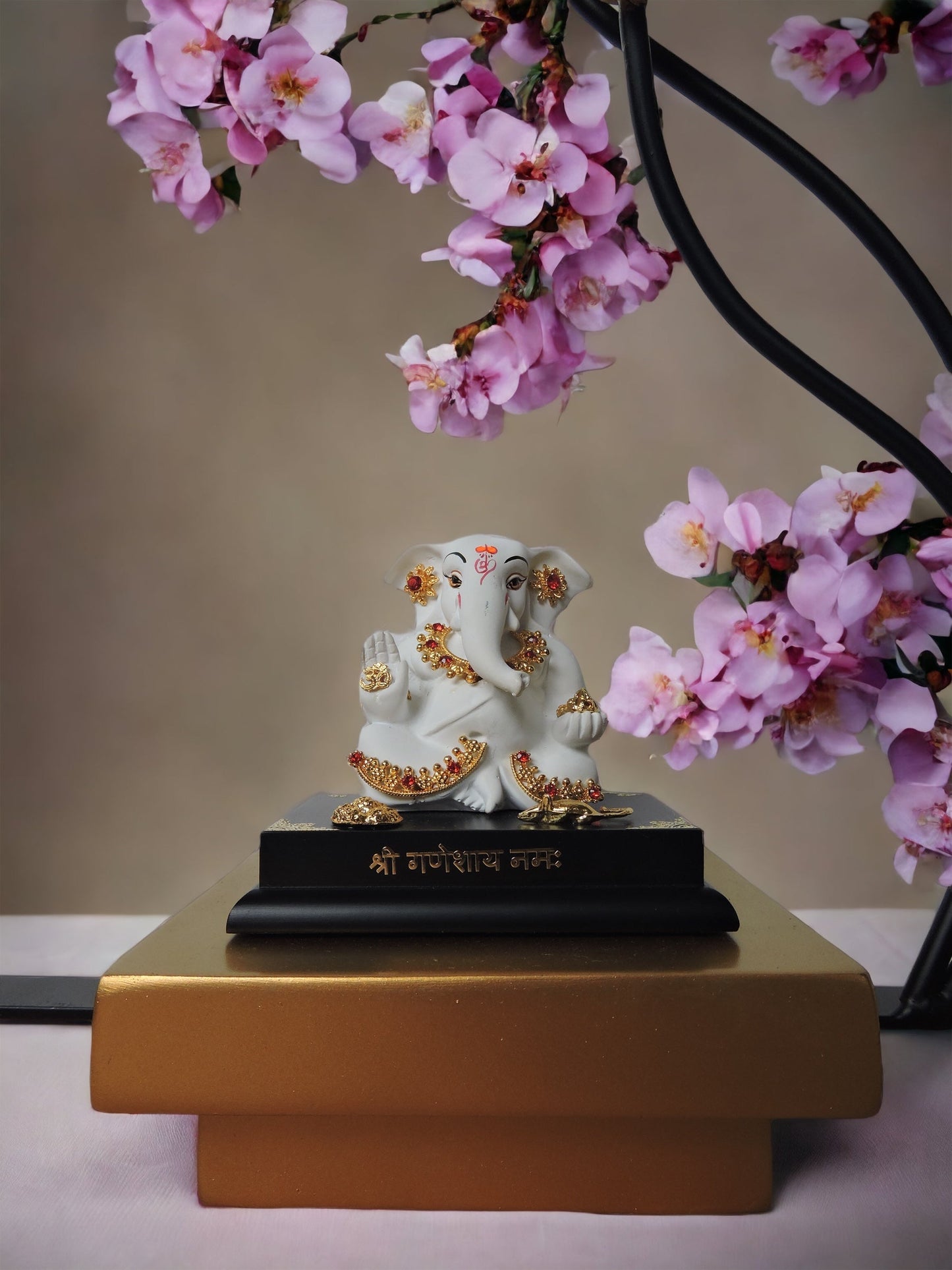 Jewellery Ganesha On Base by Satgurus