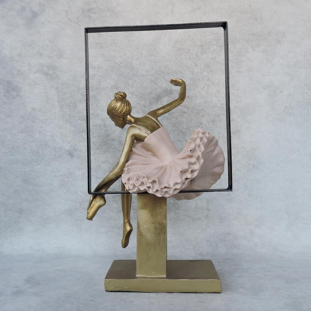 Ballet Dancer in a Square SP22 by satgurus