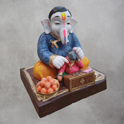 Munim Ganesha by Satgurus