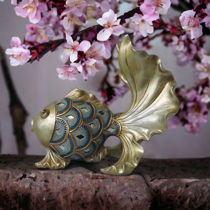 Gold Fish Pouting - B by Satgurus