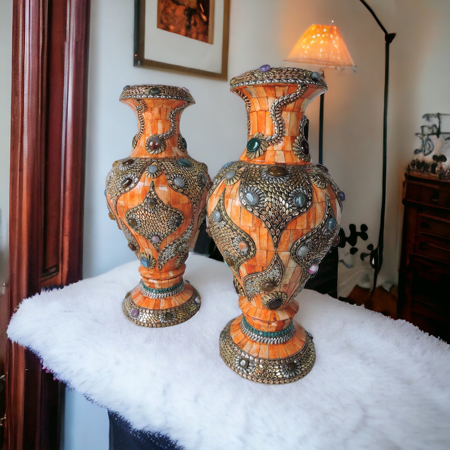 Vase With Diamond Work by Satgurus