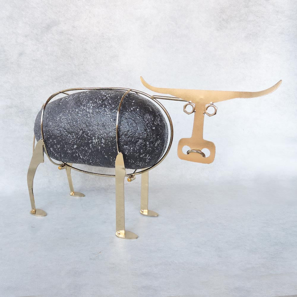 Pebble & Metal Work Bull Art by Satgurus