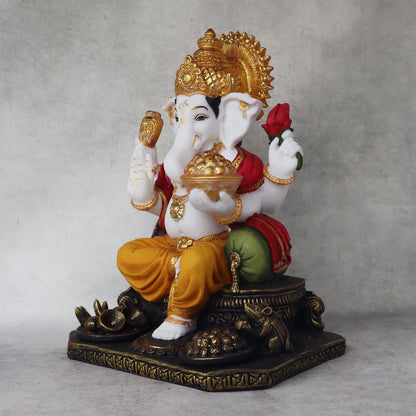 Ganeshji On Singhasan by Satgurus