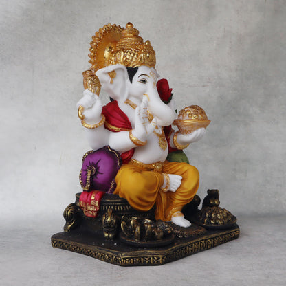 Ganeshji On Singhasan by Satgurus