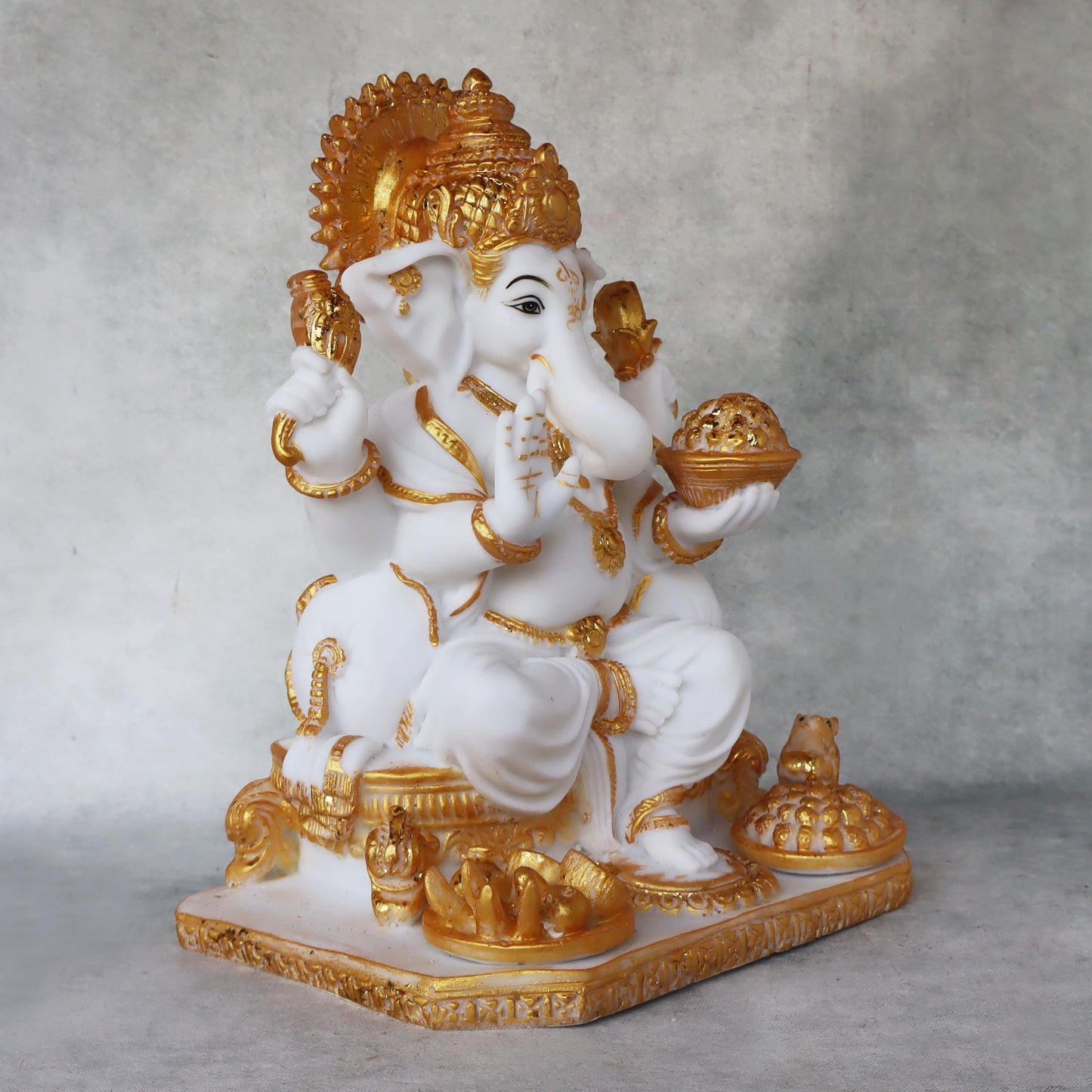 Prashad Ganesha by Satgurus