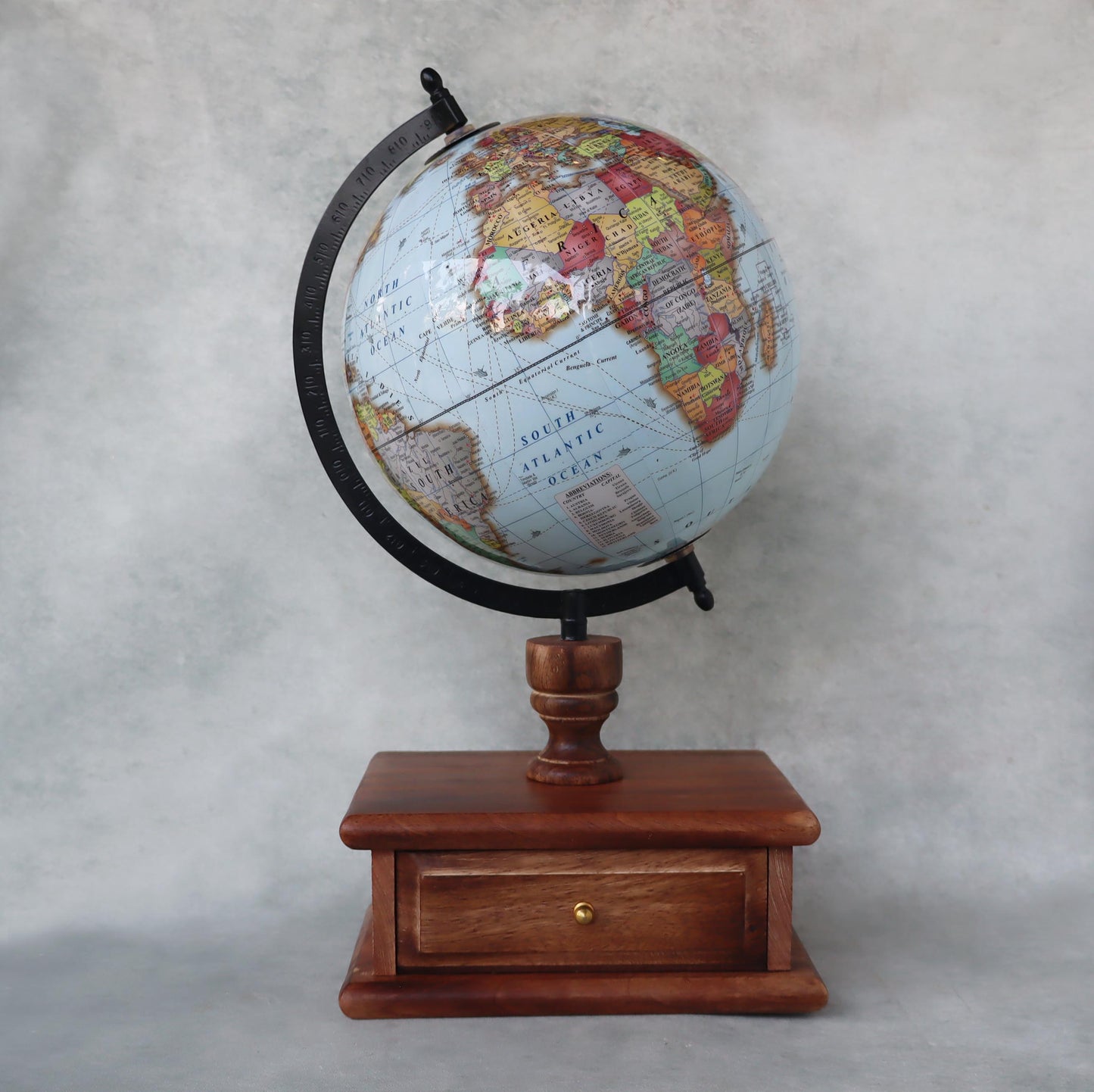 Revolving Globe Table Décor by Satgurus