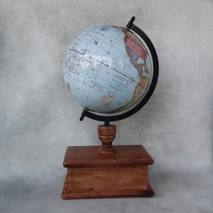 Revolving Globe Table Décor by Satgurus