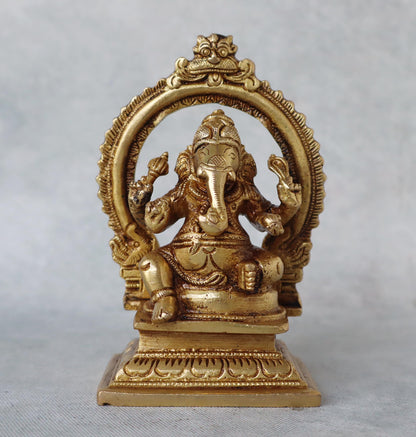 Ganesha on Singhasan by Satgurus