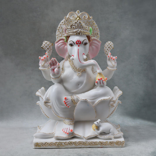 Mukut Ganesha On Base by Satgurus