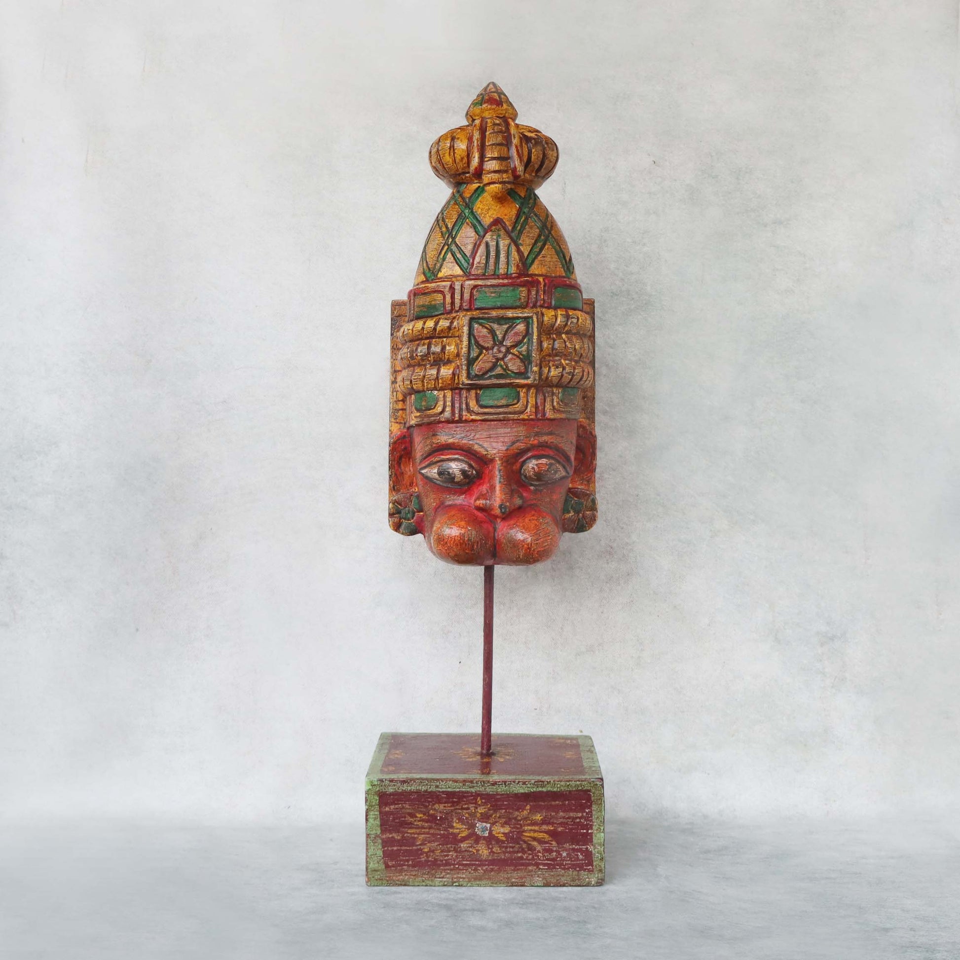 Hanumanji Head On Stand by Satgurus