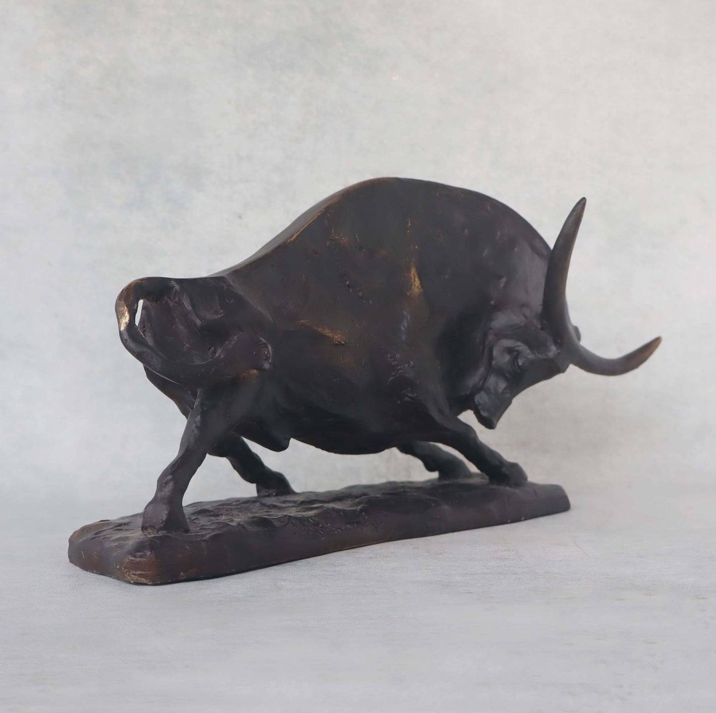 Bull Sculpture by Satgurus