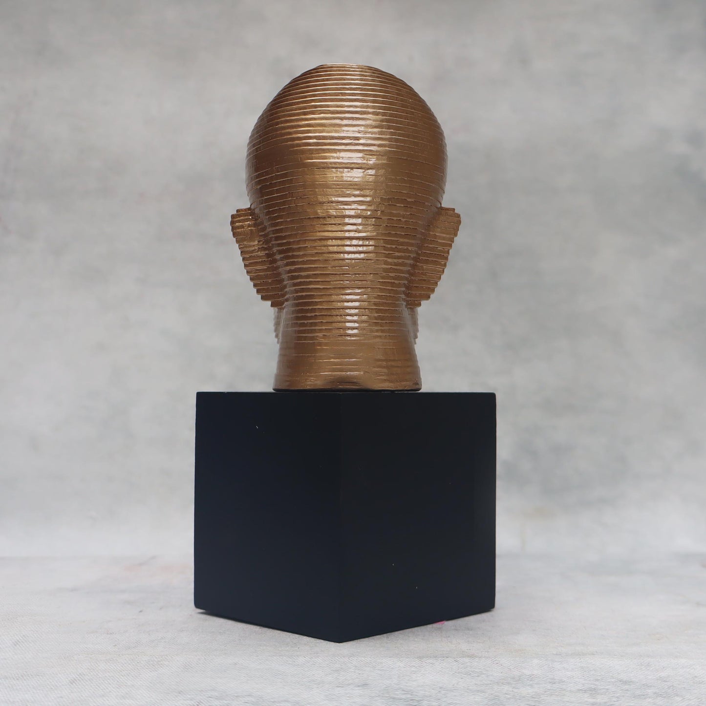 3D Dimensional Man Sculpture / Gold by Satgurus