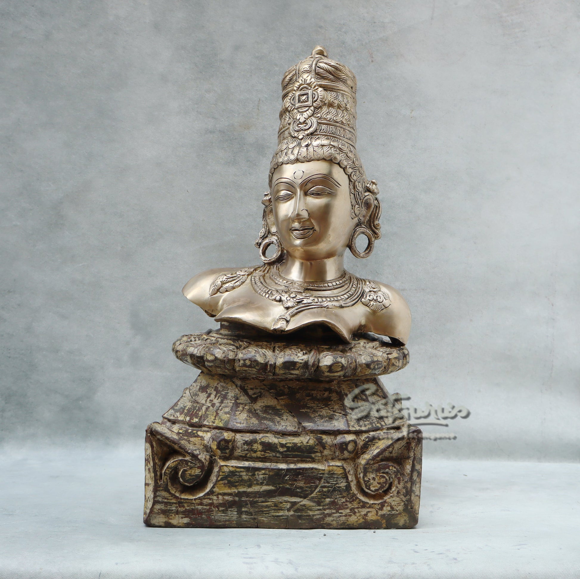 Parvati Bust On Stand by Satgurus