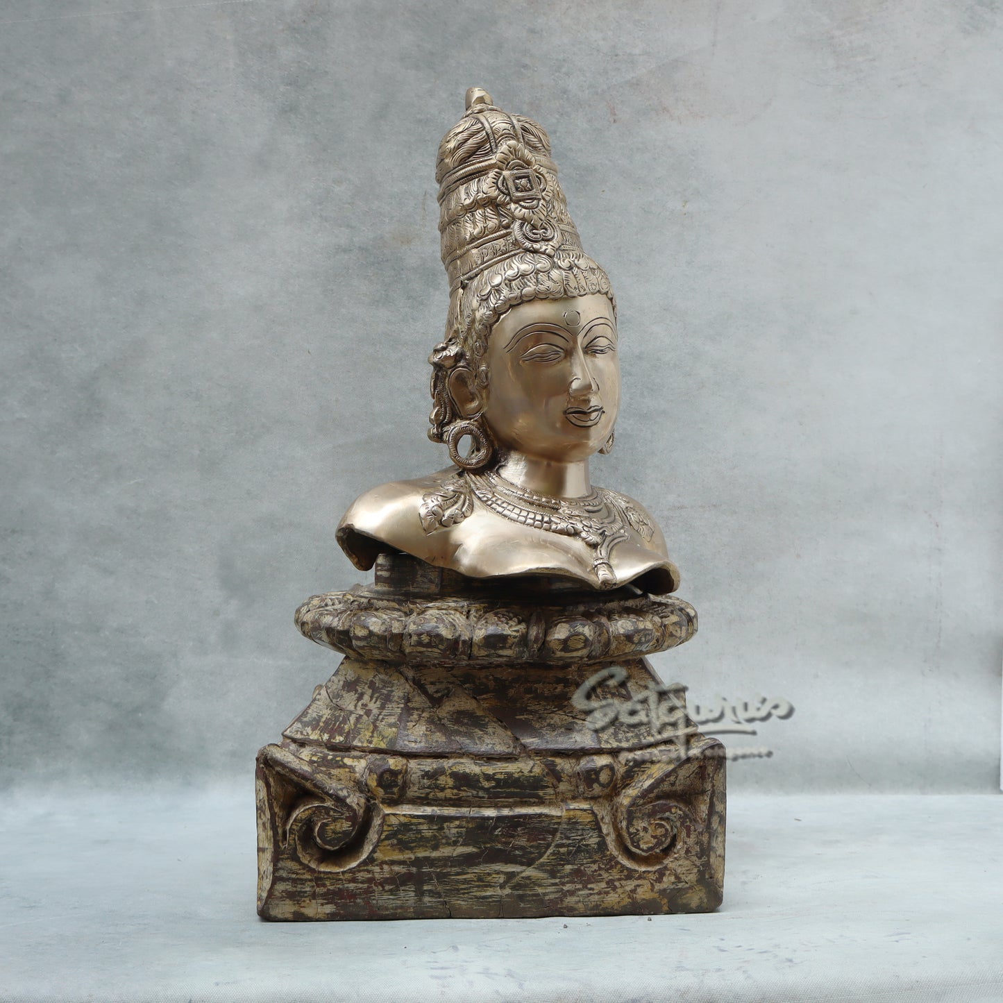 Parvati Bust On Stand by Satgurus