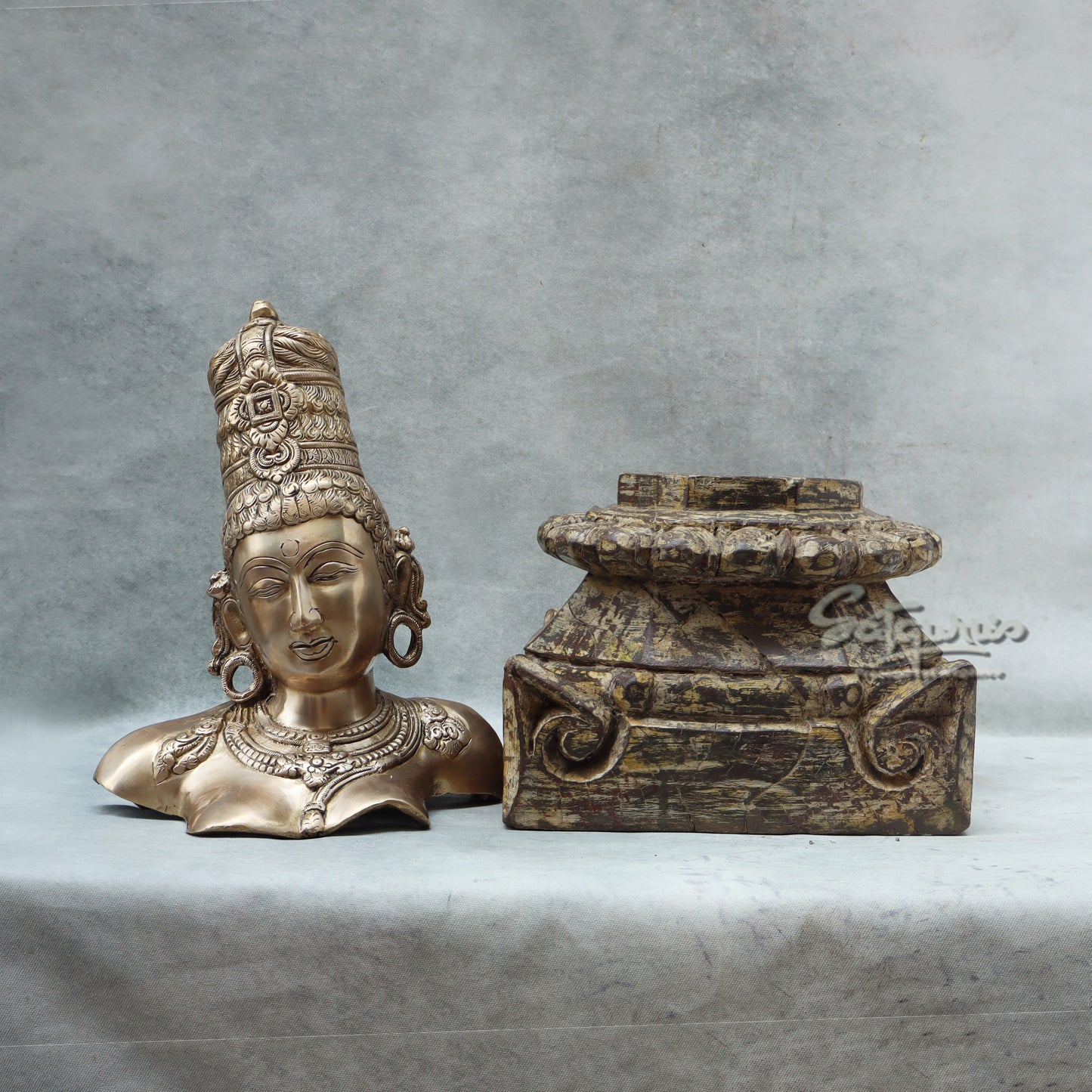 Parvati Bust On Stand by Satgurus