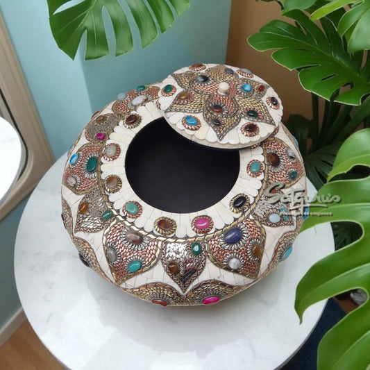 Tachariya Box Stone Work / Cream by Satgurus