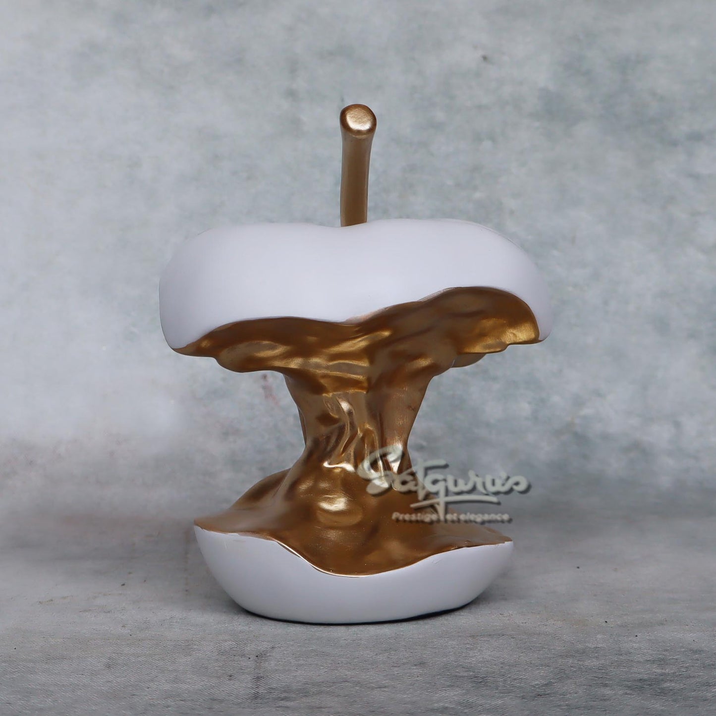 Half Apple / Small by Satgurus